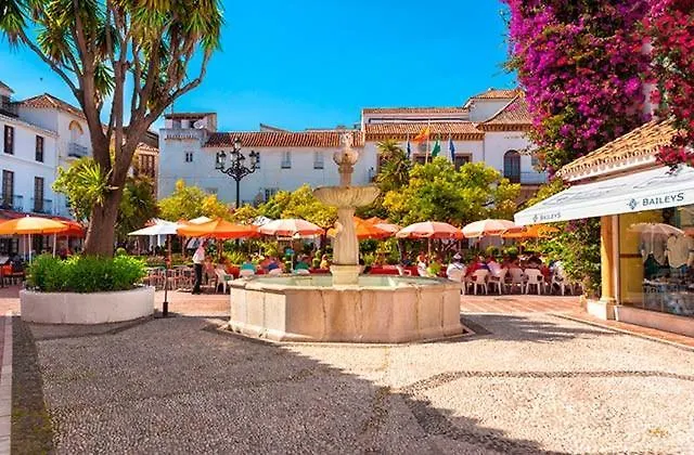 Cozy 2-Bed 2-Bathroom Apartment In Marbella Town Centre
