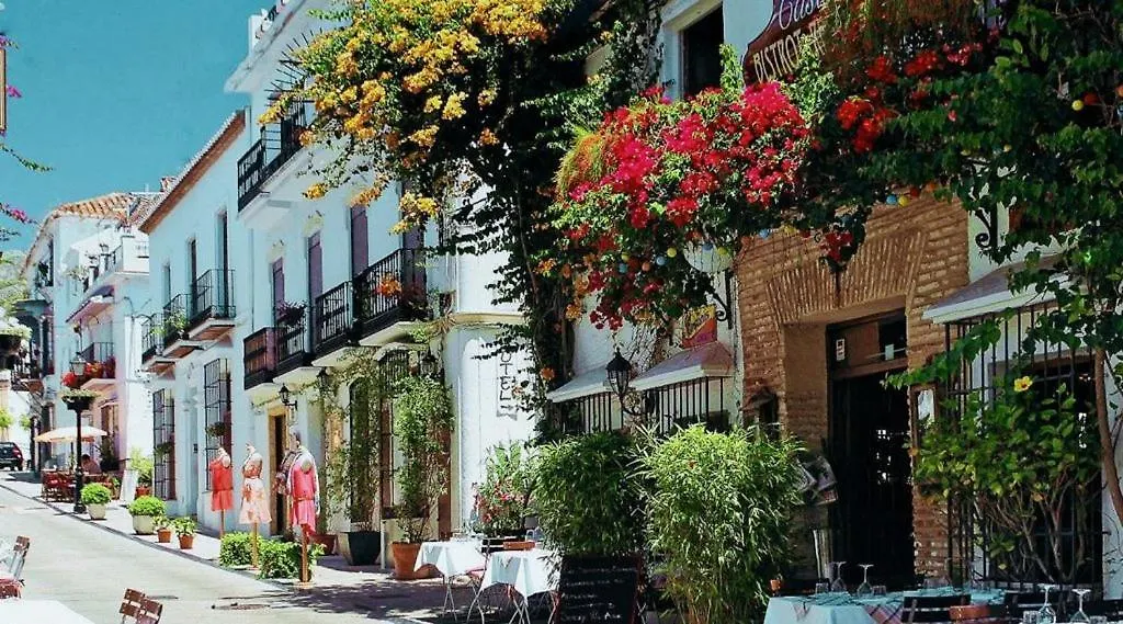 Cozy 2-Bed 2-Bathroom Apartment In Marbella Town Centre Spain