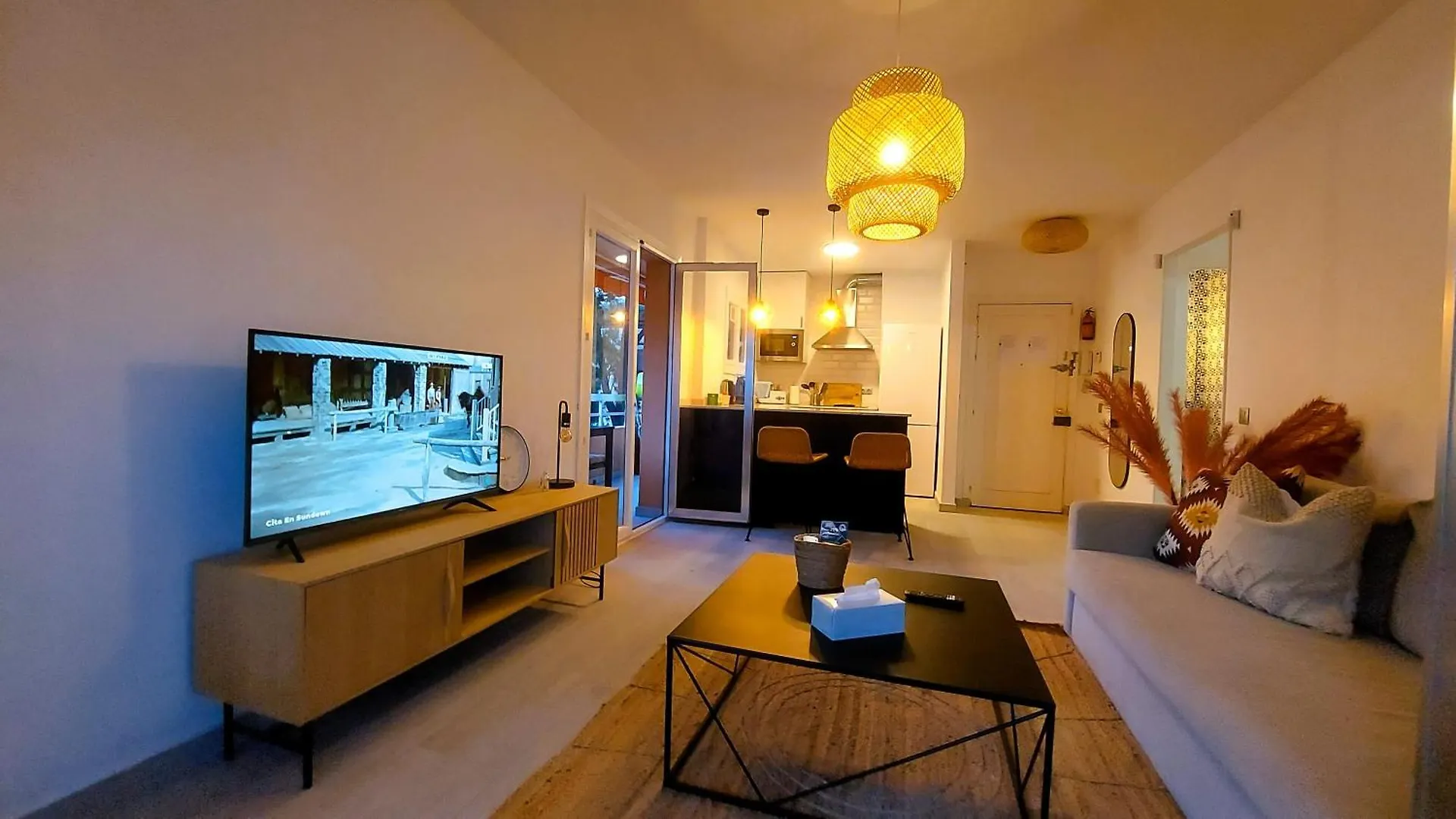 Cozy 2-Bed 2-Bathroom Apartment In Marbella Town Centre