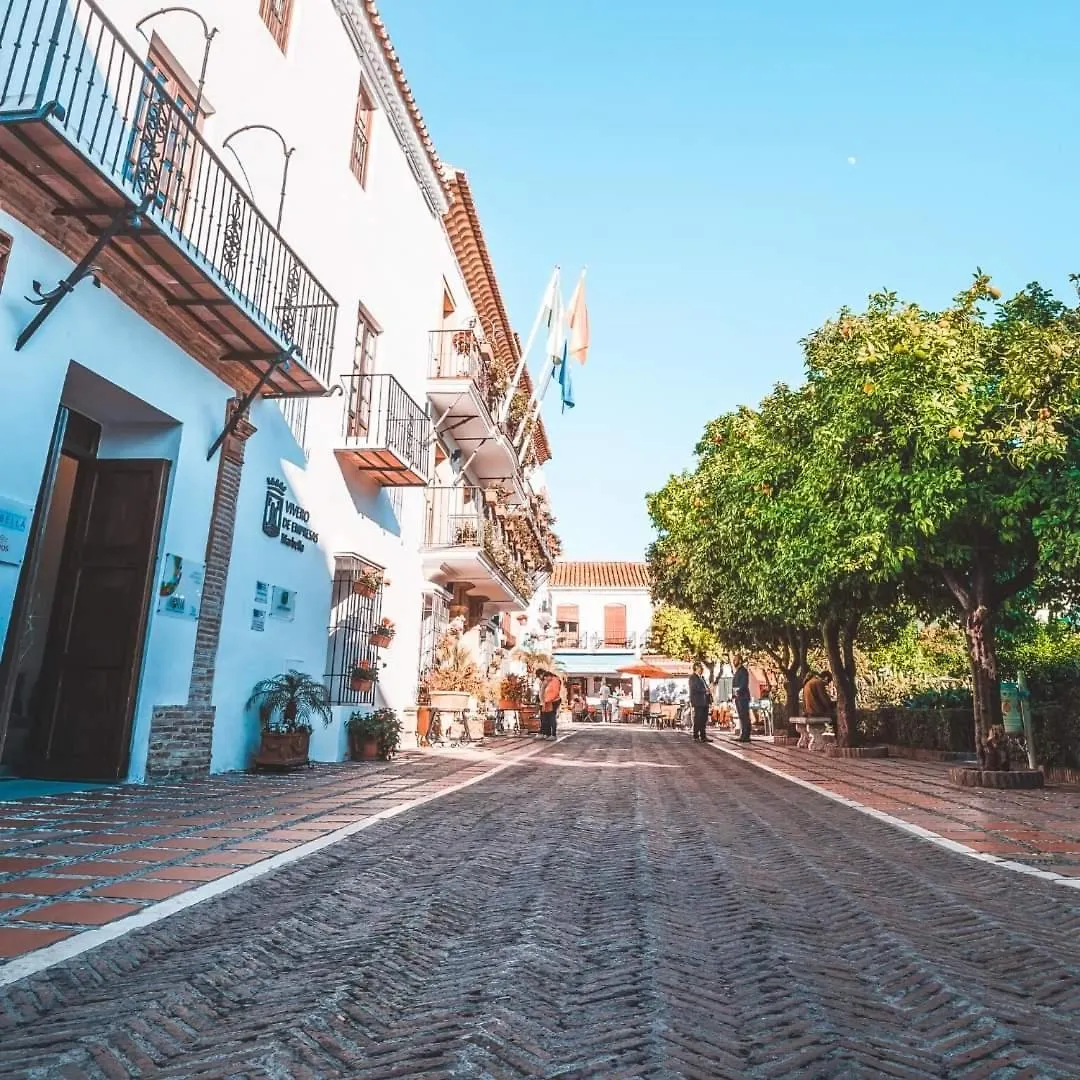 Cozy 2-Bed 2-Bathroom Apartment In Marbella Town Centre