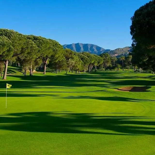 Cozy 2-Bed 2-Bathroom Apartment In Marbella Town Centre Spain