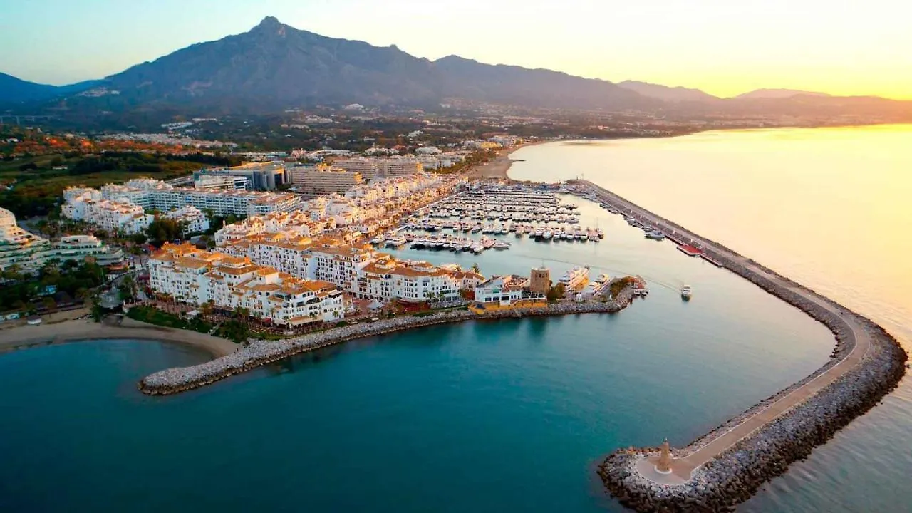 Cozy 2-Bed 2-Bathroom Apartment In Marbella Town Centre