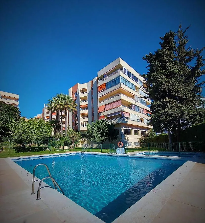 Cozy 2-Bed 2-Bathroom Apartment In Marbella Town Centre contacts