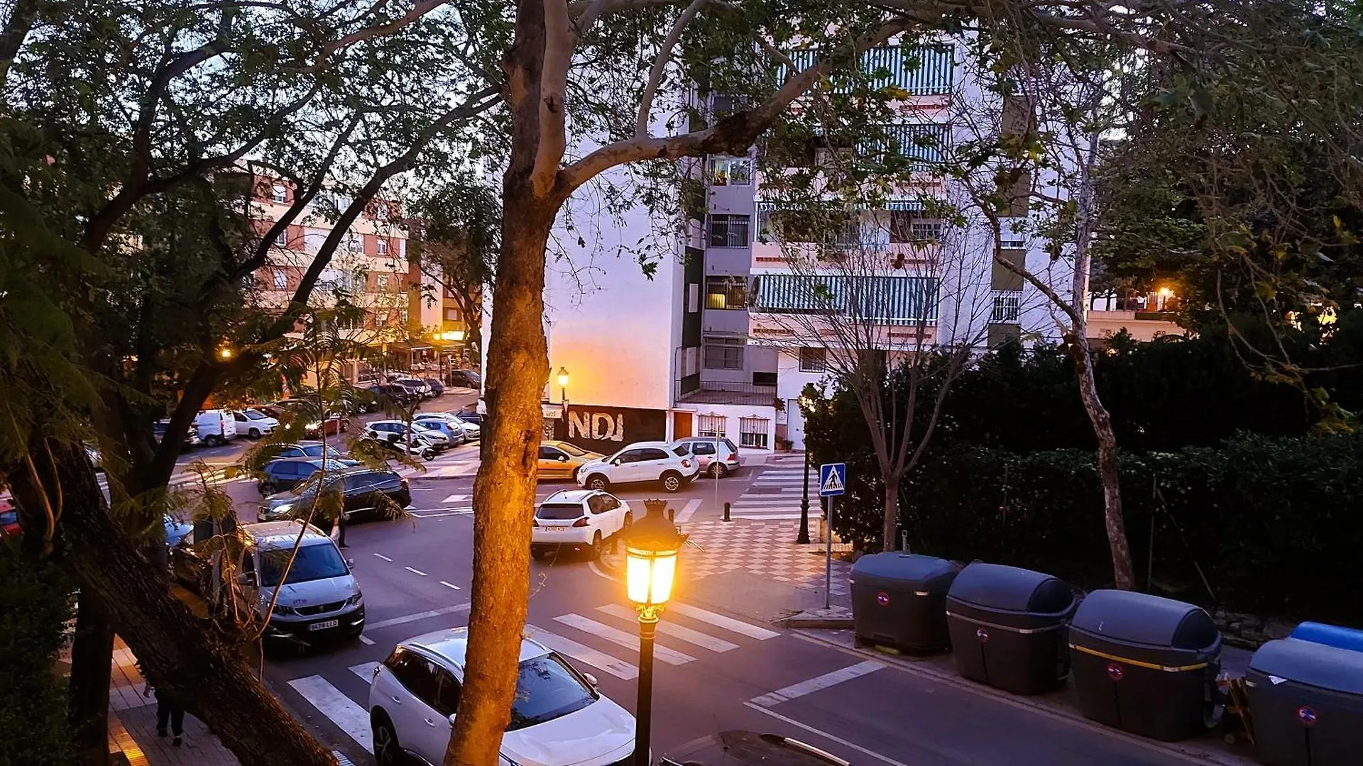 Cozy 2-Bed 2-Bathroom Apartment In Marbella Town Centre Spain